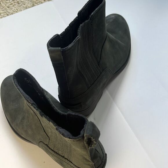 Sorel Women's Lolla Chelsea Boots (Black Suede) 7 Never worn outside - Picture 7 of 15